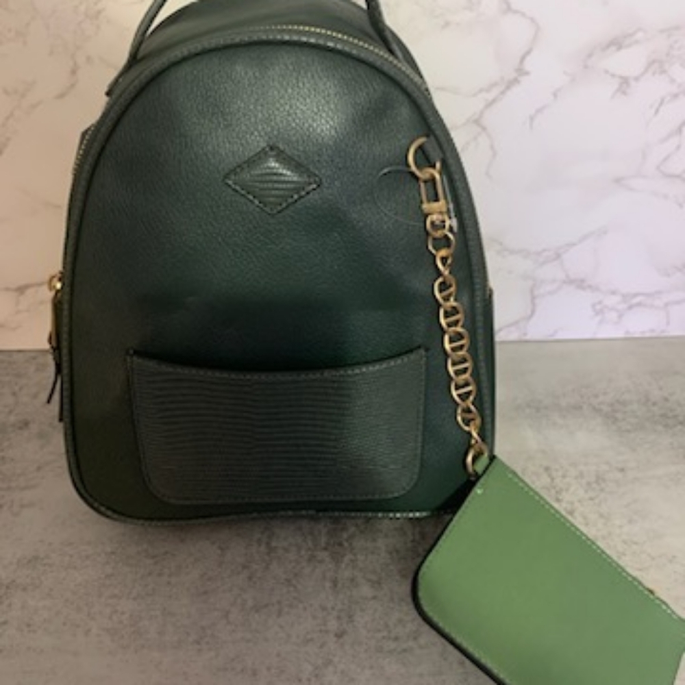 Backpack - Picture 3 of 4